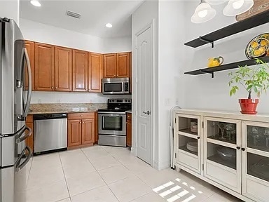 Photo - 1945 Bridgepointe Cir