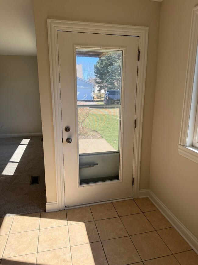 Photo - 681 Thorntree Ct