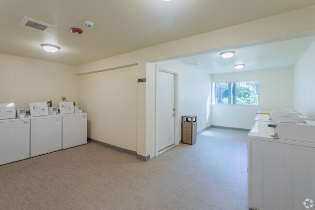 Twin Pines Manor Apartments