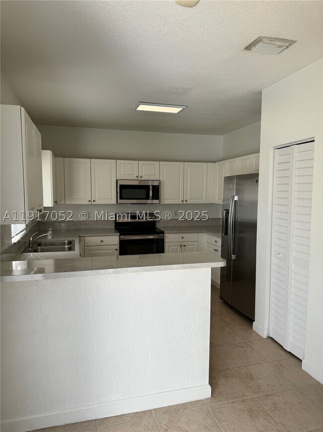 Photo - 4100 NE 24th St