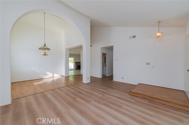 Photo - 605 Broken Bow Ln