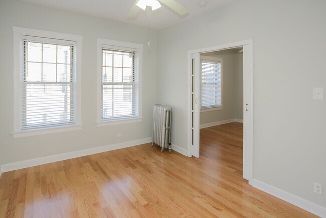 Photo - 1932 W Winona St Unit 3