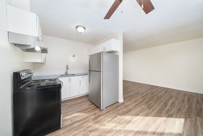 Photo - 1 bedroom in Oregon City! Must See!! 1ST M... House