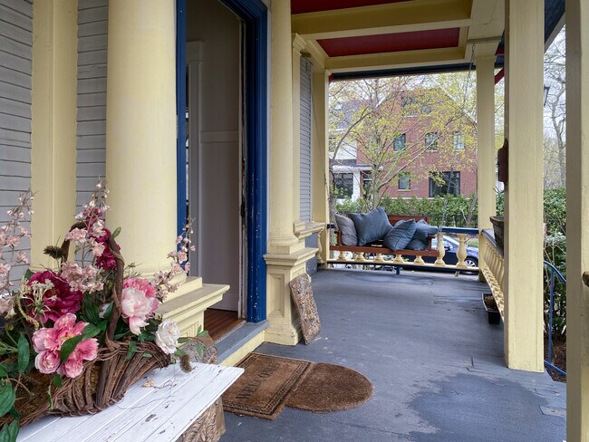 Photo - 1946 Orrington Ave