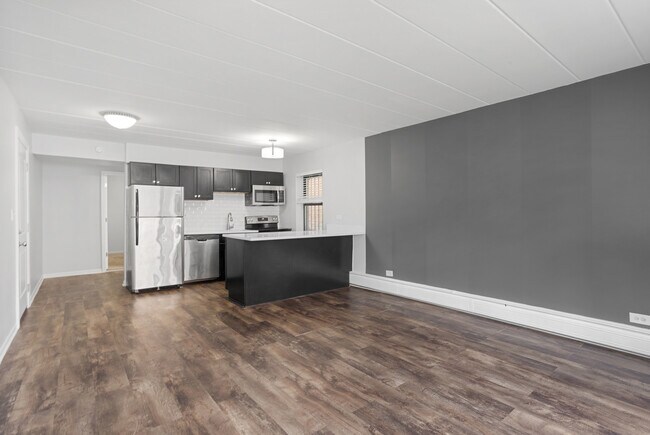 Photo - 6007 N Kenmore Ave