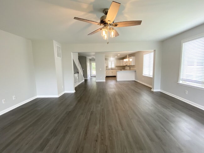 Photo - Four Bedroom Townhome Located on Hilton He...