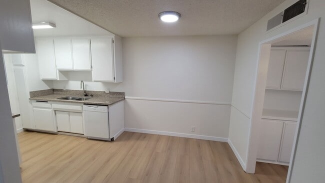 Photo - 11007 Hartsook St Unit 103