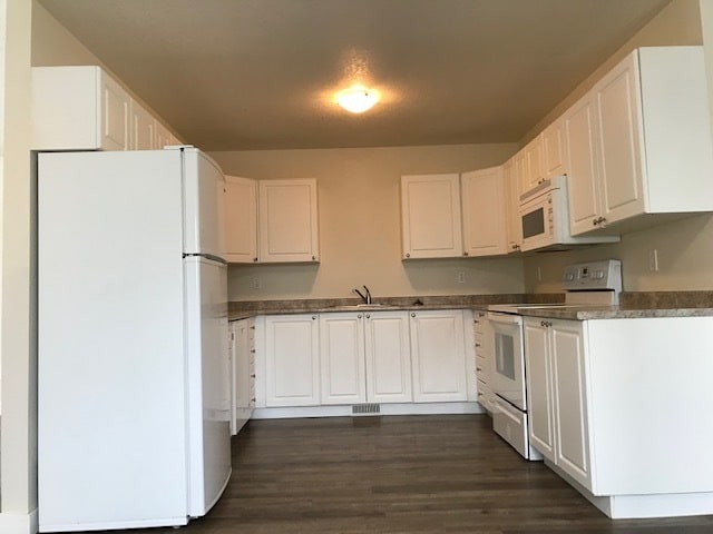 Photo - 1625-1699 99 Ave