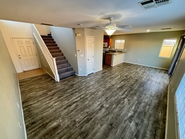 Photo - Beautiful 4Bed/2.5 Bath/2Car 2 Story Home nestled in this beautiful Southwest Community near Rhod...