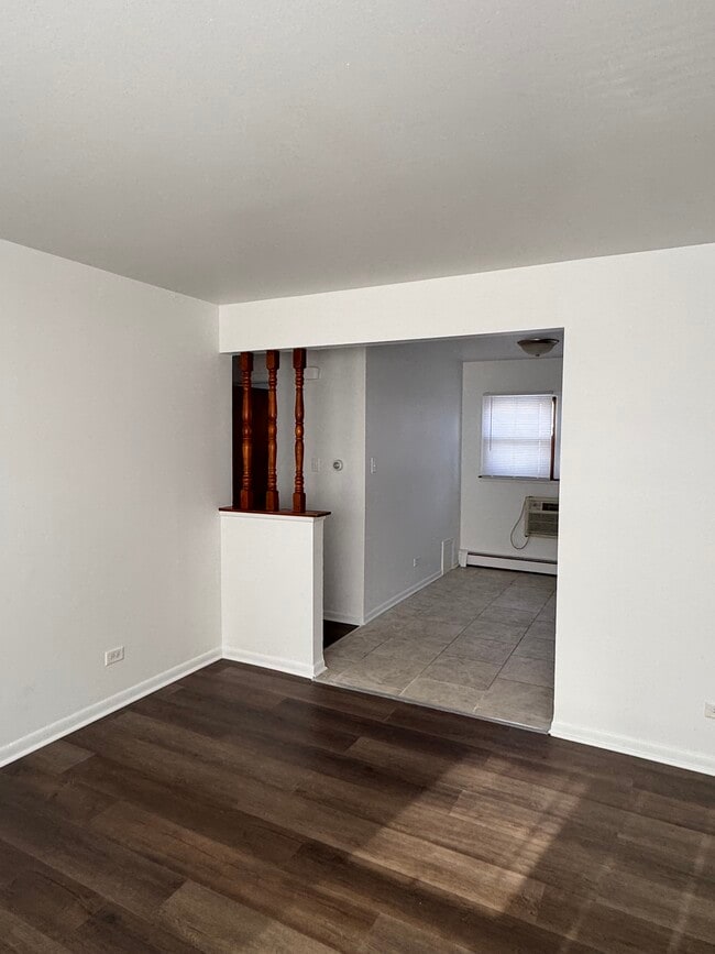 Photo - 1948 Oak St Unit 1 West