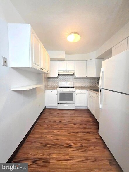 Building Photo - 9771 Hilspach St Unit B