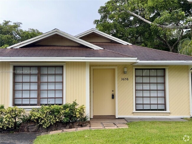 Building Photo - 3658 E Bell Dr Rental