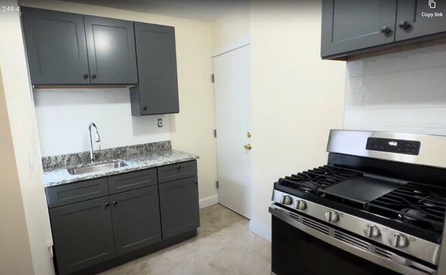 Photo - 213 Kelton St