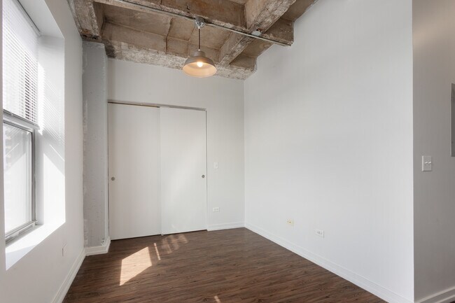 Photo - 1325 W Wilson Ave Unidad 705