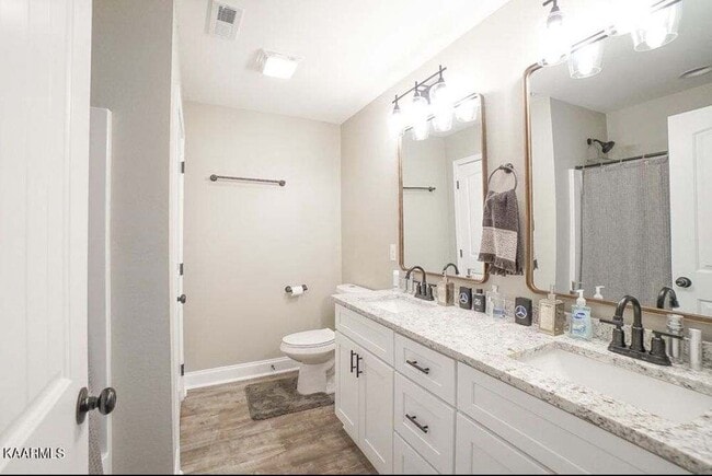 Photo - 209 Horton Ln