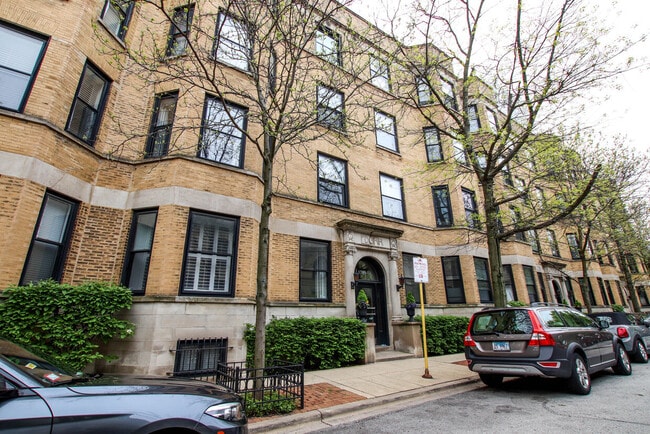 Building Photo - 1709 N Crilly Ct Unit 2E Rental