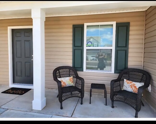 Building Photo - 422 Seaborn Cir