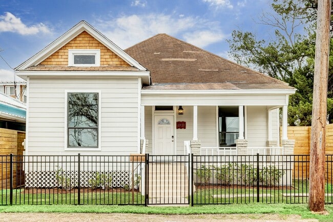 Photo - 2721 Engelke St