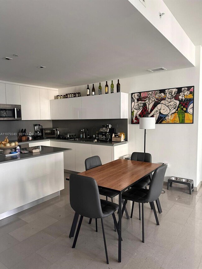 Photo - 88 SW 7th St Unit 810