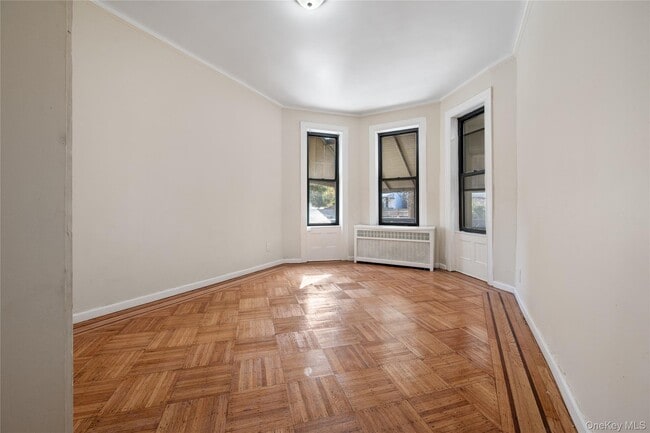 Photo - 308 E 8th St