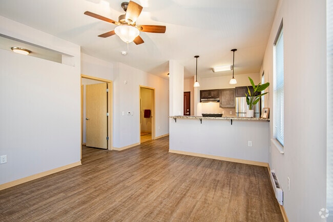 1BR, 1BA - 516SF