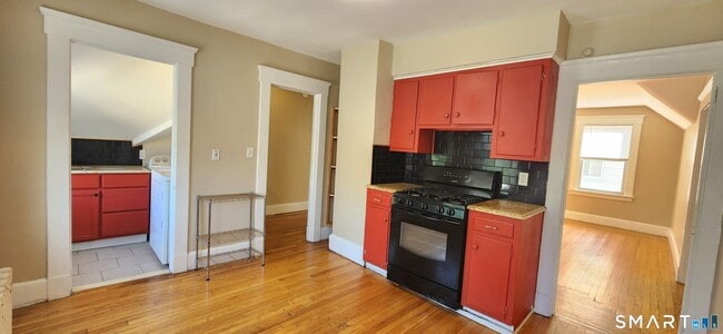 Photo - 352 Elm St Unit 3rd fl.