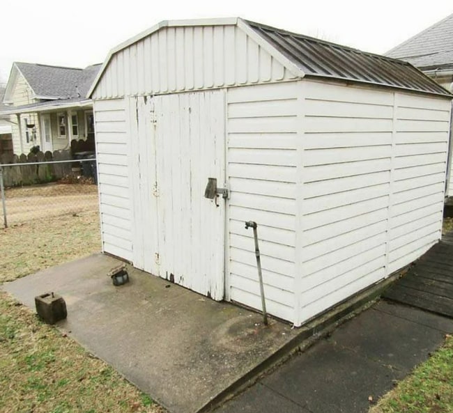 Storage Shed - 1031 N Jefferson St