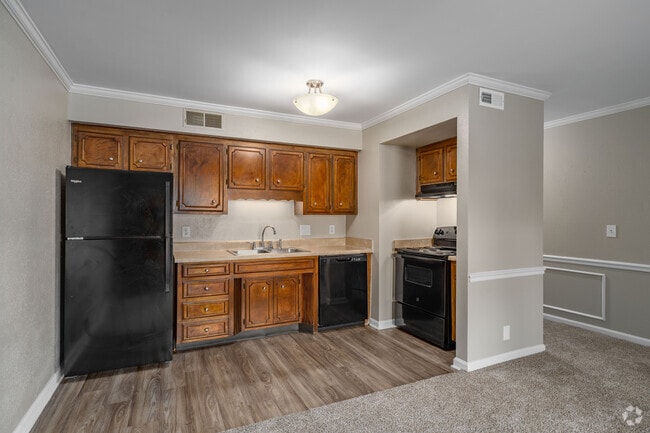 1BR, 1BA - 720SF - Kitchen - Rivermont Apartments