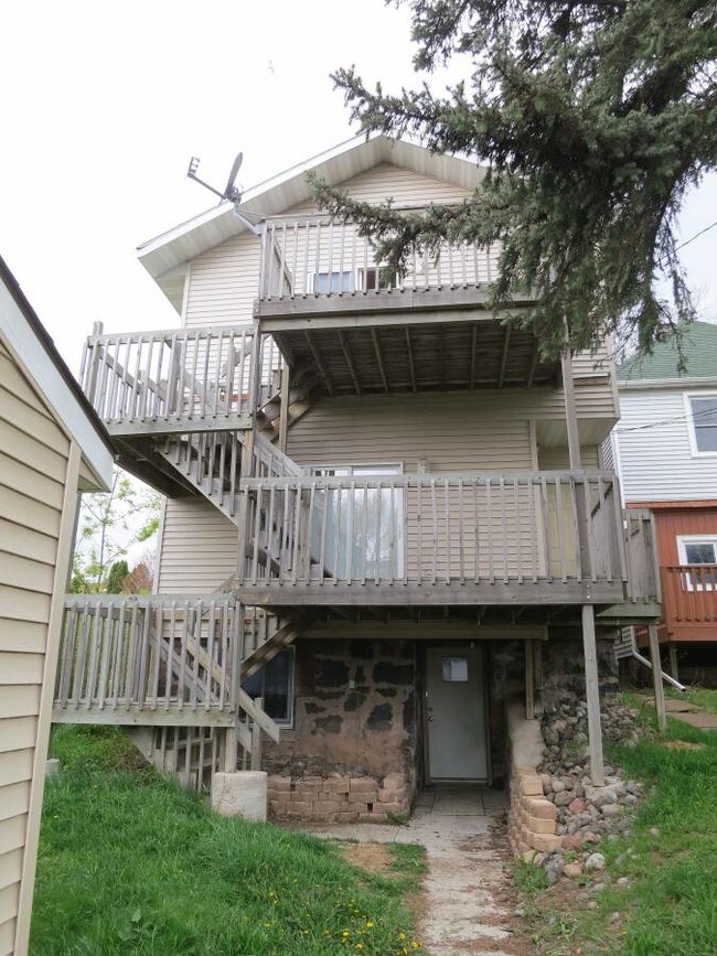 Photo - 1210 E 2nd St Unit 3