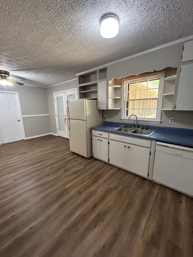 Photo - 5402 Arrow Ave