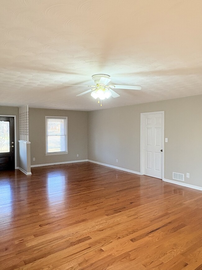 Photo - 2536 Goldenrod Dr