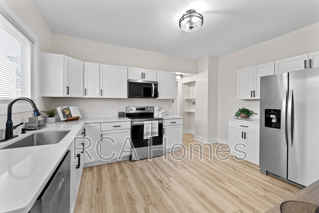 Photo - 20 N Gray St