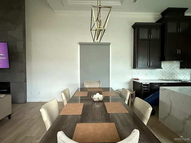 Photo - 8 St Honore Dr