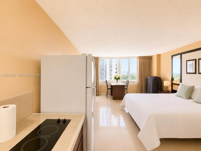 Photo - 19201 Collins Ave Unit 707