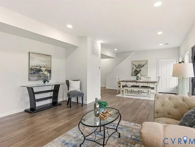 Photo - 724 Wilson St