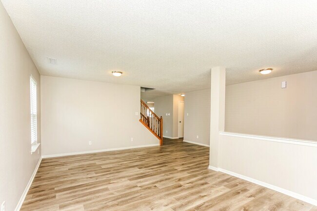 5739 N Jefferson Dr