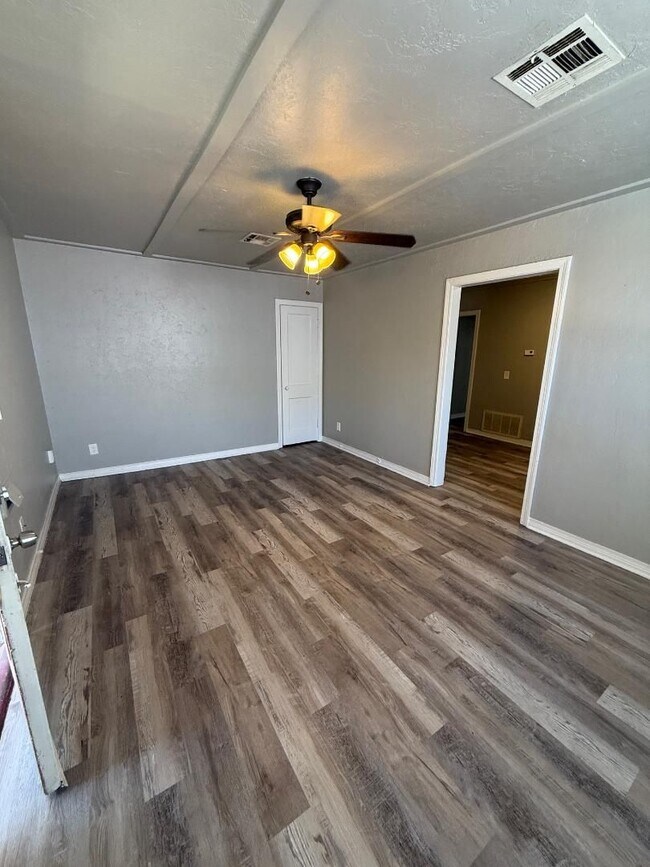 Photo - 1 Bedroom 1 Bathroom Duplex For Lease NOW! Casa