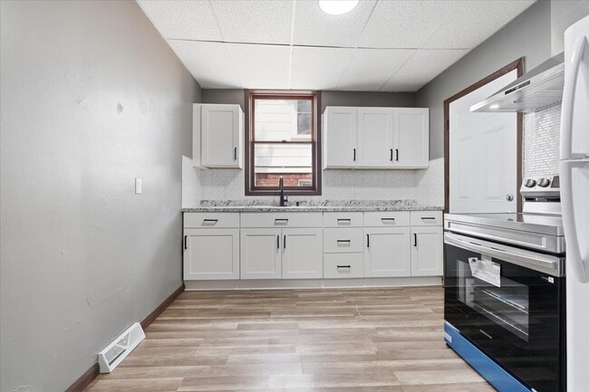 Photo - 142 Western Ave