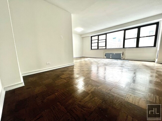 Photo - E 16 ST Unit 8J