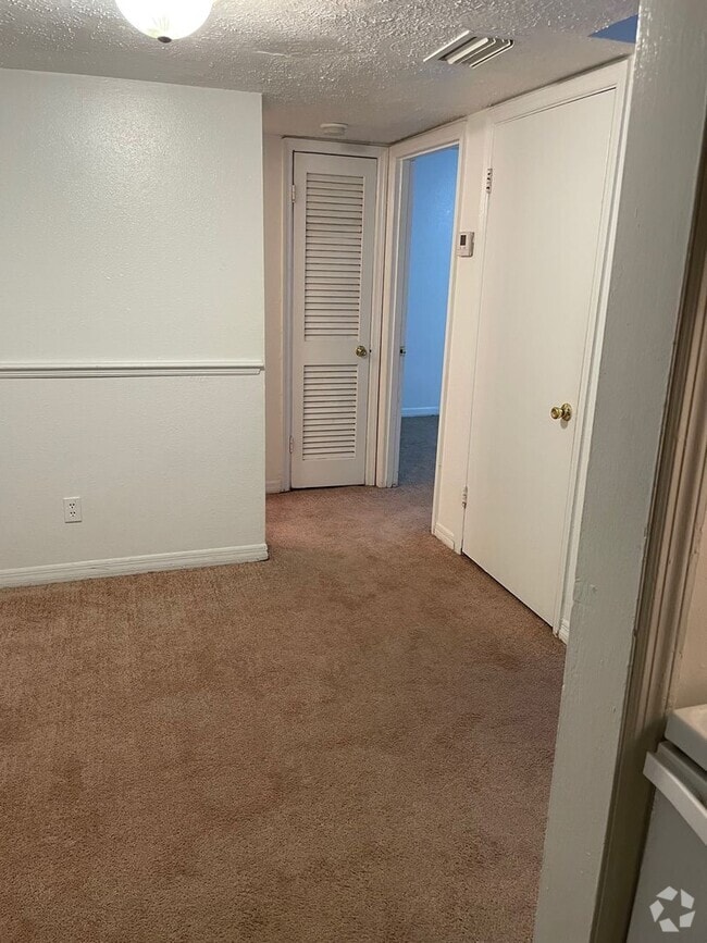 Building Photo - Serra Vella - 315-104 Unit 315-104 Rental