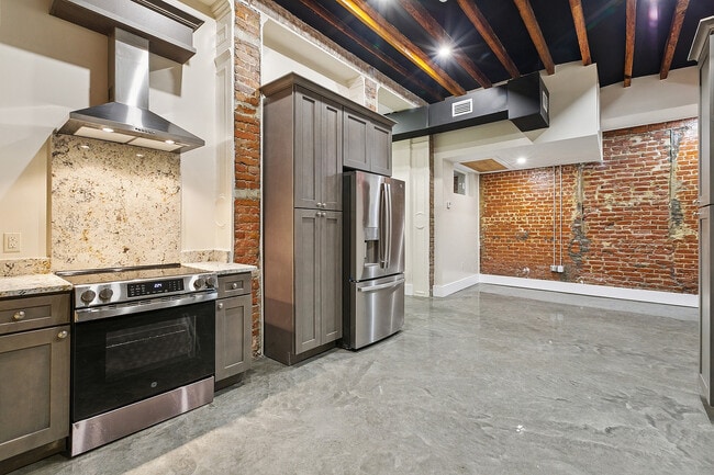 Photo - 137 Carondelet St Unit 101