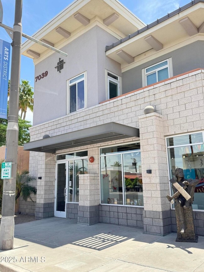 Photo - 7039 E Main St