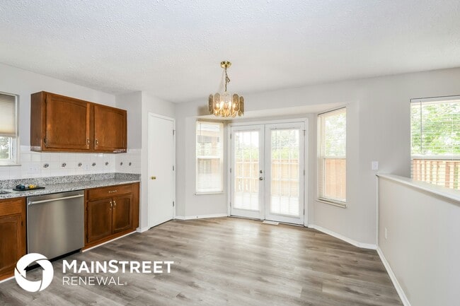 Photo - 140 Lamplighter Way