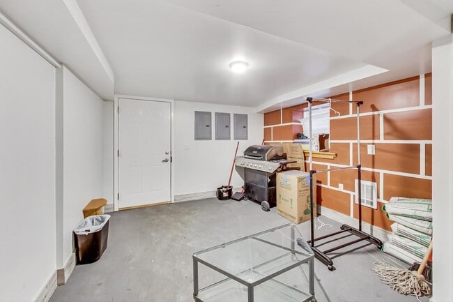 Photo - 1039 N Lawndale Ave Unit G