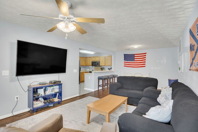 Photo - Southern Edge Condo Just Steps from Campus Unidad 1-101