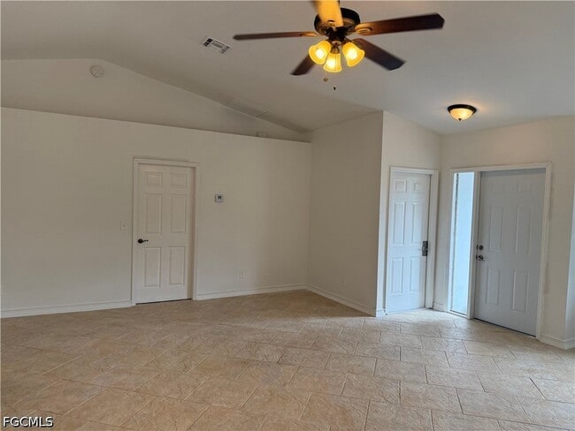 Photo - 1371 14th Ave NE