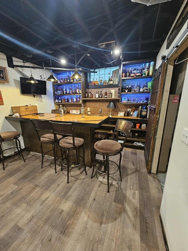 Photo - 93 N Rose Blvd