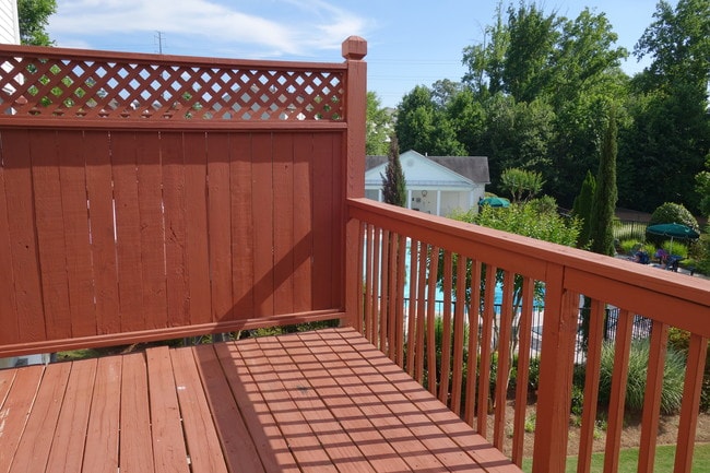 Photo - 1390 Thornborough Dr