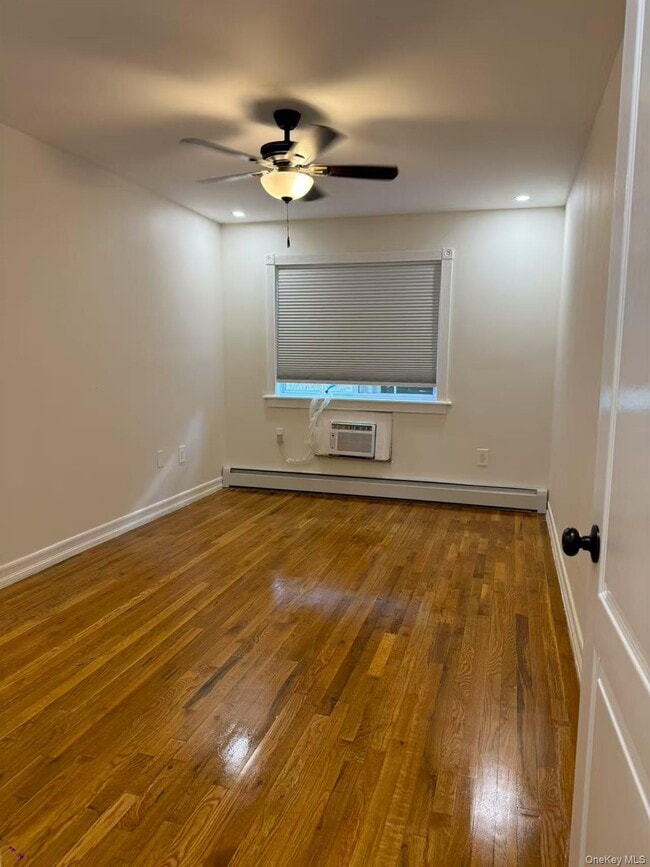 Building Photo - 27-24 Curtis St Unit 1F Rental