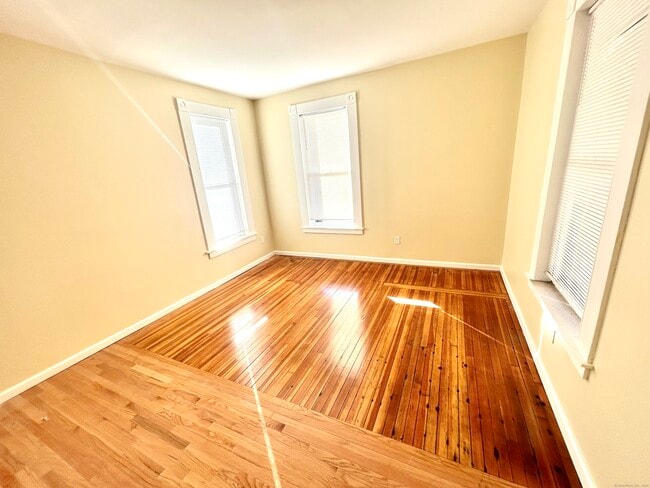 Photo - 135 W Main St Unit 2K